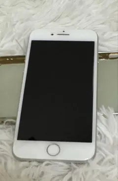 iPhone 8 本体　64GB シルバー