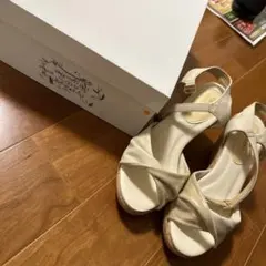 ゴールド クロスストラップサンダル 23.5