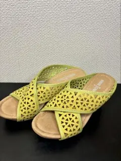 ミネトンカ ウェッジソール サンダル イエロー 22.5cm クロスベルトのサムネイル