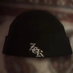 ブラック ニット帽 刺繍ロゴ