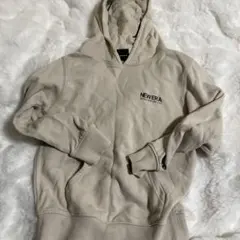 NEWERA フード付きパーカーとズボン　ベージュ　セットアップ