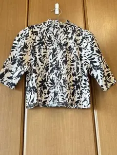 H&MシャーリングブラウスSサイズ