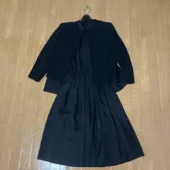 ブラックフォーマル11号ケープ付き黒ワンピース