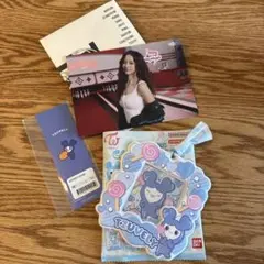 TWICE ツウィ グッズ　ランダムトレカ　カードホルダー　絵本オリジナルしおり