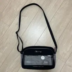 ナイロン ショルダーバッグ 黒とチェック柄