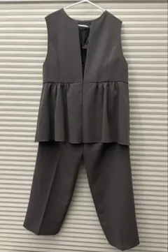 セレモニースーツ　セットアップ　ジレ　ペプラム