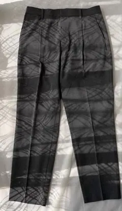 UNIQLOスラックス