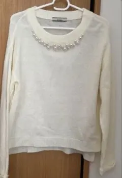 パールネックニットホワイト薄手ニット