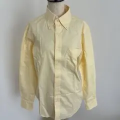 淡い黄色 ボタンダウン 長袖シャツ