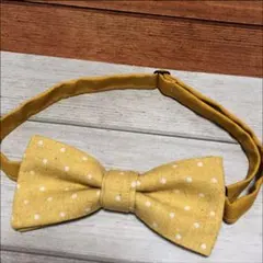 ハンドメイド★薄めカラシ色のドット柄蝶ネクタイ★中厚麻混綿生地★フリーサイズ★