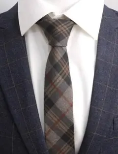 【おすすめ商品】チェック柄 カジュアルネクタイ　紺色