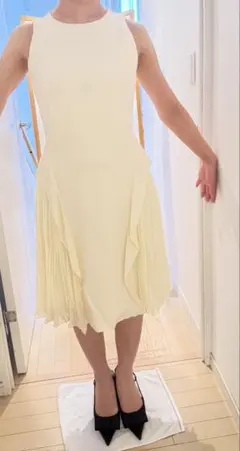 ノースリーブ ひざ丈ワンピース ペプラム プリーツのサムネイル