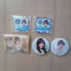 日向坂46東村芽依 缶バッジ、キーチェン、 セット。バラ売り1点500円可。