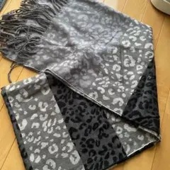 ヒョウ柄グレー系マフラー フリンジ付き