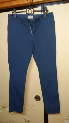 スリムチノパン