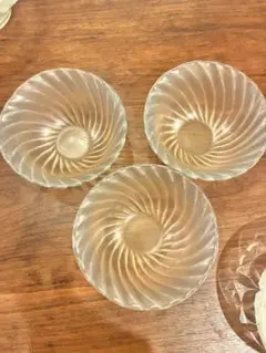 ガラス皿 3枚セット 渦巻き模様 約10cm
