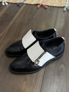 Roger Vivier バイカラー ジップ ローファー 38のサムネイル