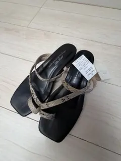 新品✳︎アースミュージック✳︎パイソンサンダル♡のサムネイル