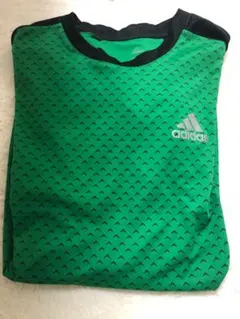adidasTシャツ