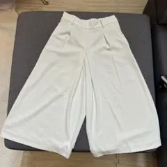 ホワイト ガウチョパンツ