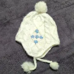 耳付きボンボンニット帽55～57cmビーズ付き 白 ホワイト