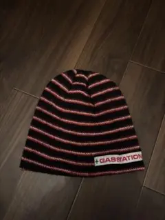 +GASSTATION ニットビーニー 黒赤ストライプ