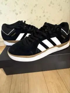 【美品】adidas TYSHAWN スケートボーディング　タイショーン