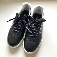 シャネル　CHANEL ブラック スニーカーのサムネイル