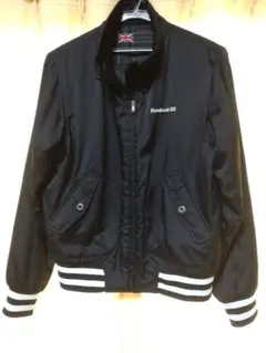 Reebok ブラックジャンパー