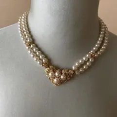 真珠のネックレスとイアリングセット