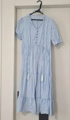 ワンピース　ボーダー柄　水色