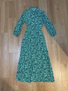 ZARA グリーン フラワープリントワンピース