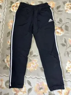 adidas 黒 ジャージパンツ サイズ140