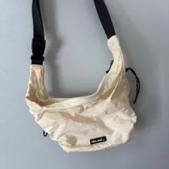niko and ... ベージュショルダーバッグ