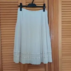 ホワイト プリーツスカートのサムネイル