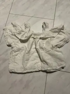 オフショルフリルトップス