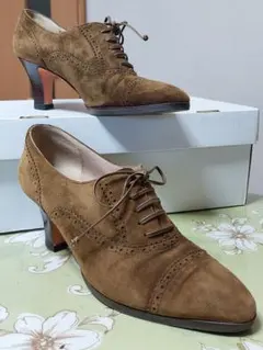 ぷ*ん様 フェラガモ　本革スエード　レースアップシューズ　6 1/2　カーキ