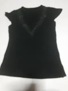 サンフェルメール　黒いノースリーブトップス Vネック刺繍