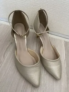 ゴールド ポインテッドトゥパンプス アンクルストラップ