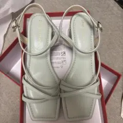 ナローストラップメタリックラインサンダル　グリーン　M