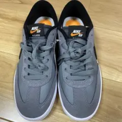 NIKE SB FC CLASSIC スニーカー グレーのサムネイル