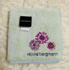 ★新品　nicolai bergmann 花柄ハンカチのサムネイル