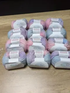 Aurora Wool ピンク水色グラデーション毛糸 25g　12玉