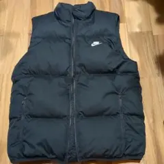 Nike ブラック ダウンベスト Sサイズ ロゴ刺繍 防寒