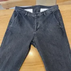 テーパードブラックデニムパンツ