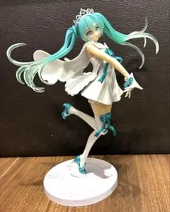 初音ミク フィギュア 白いドレス