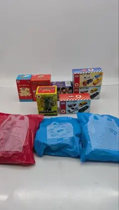 【E】ハッピーセットおもちゃ トミカ マリオカート しんちゃん 他10点まとめ