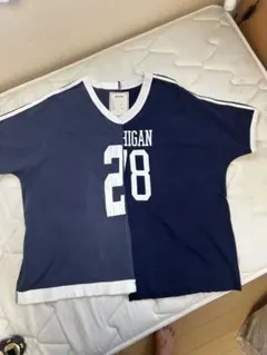 エシンタ　リメイクナンバリングラインtee