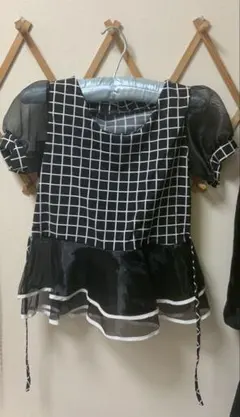 パフスリーブトップス　格子　チェック柄　フリル　シアー