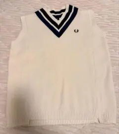 FRED PERRY ベスト　ニットのサムネイル